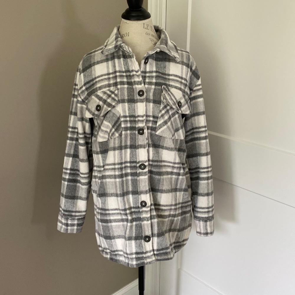 Thread & Supply Shacket Size Medium - image 1